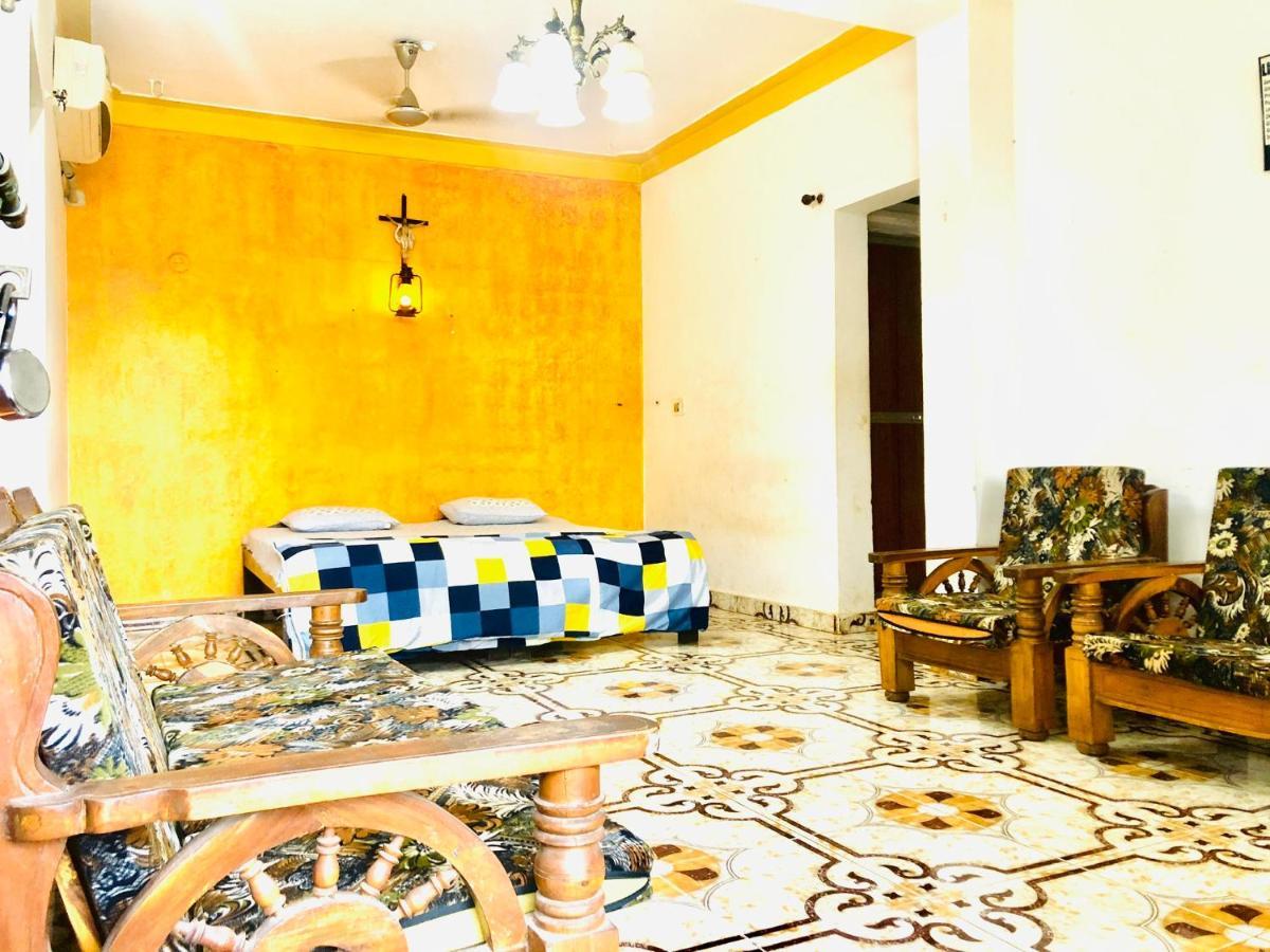 Blue Waves Guest House Calangute Exterior photo