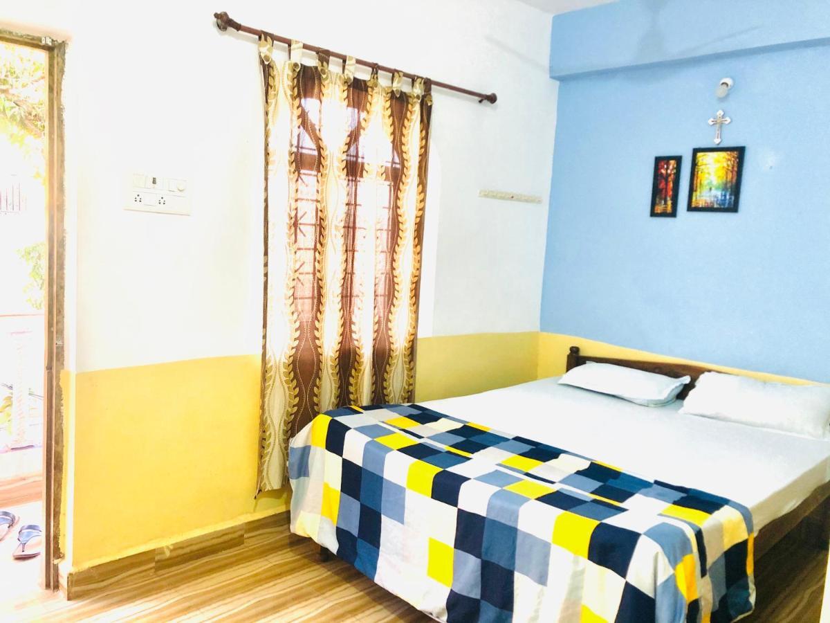 Blue Waves Guest House Calangute Exterior photo